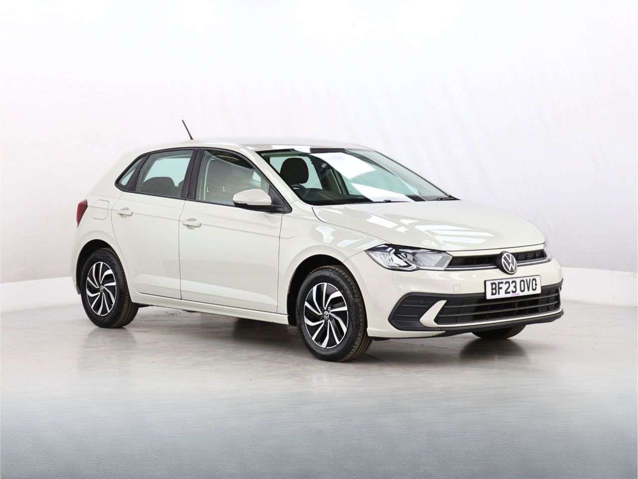A 2023 VOLKSWAGEN POLO 1.0 EVO Life Hatchback 5dr Petrol Manual Euro 6 (s/s) (80 ps) A 2023 VOLKSWAGEN POLO 1.0 EVO Life Hatchback 5dr Petrol Manual Euro 6 (s/s) (80 ps)