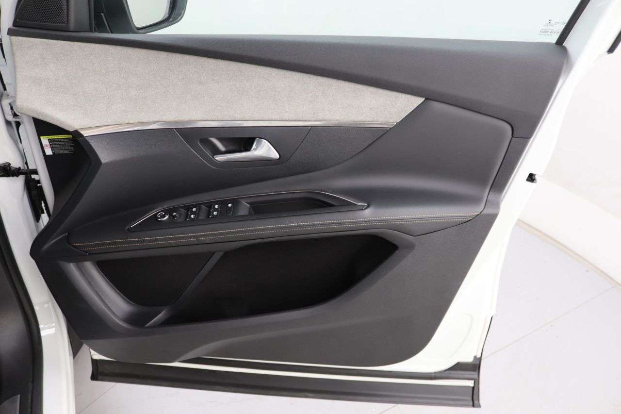 2021 PEUGEOT 3008 2021 PEUGEOT 3008