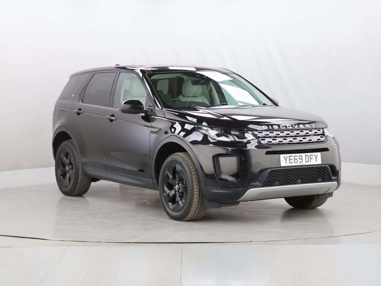 A 2019 LAND ROVER DISCOVERY SPORT 2.0 D150 SE SUV 5dr Diesel Manual Euro 6 (s/s) (150 ps) A 2019 LAND ROVER DISCOVERY SPORT 2.0 D150 SE SUV 5dr Diesel Manual Euro 6 (s/s) (150 ps)