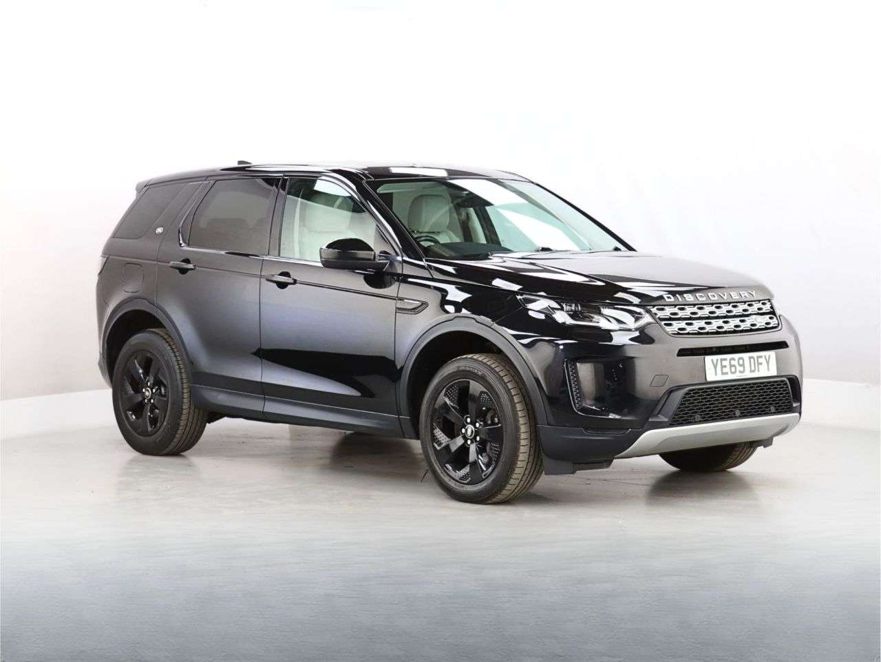 A 2019 LAND ROVER DISCOVERY SPORT 2.0 D150 SE SUV 5dr Diesel Manual Euro 6 (s/s) (150 ps) A 2019 LAND ROVER DISCOVERY SPORT 2.0 D150 SE SUV 5dr Diesel Manual Euro 6 (s/s) (150 ps)