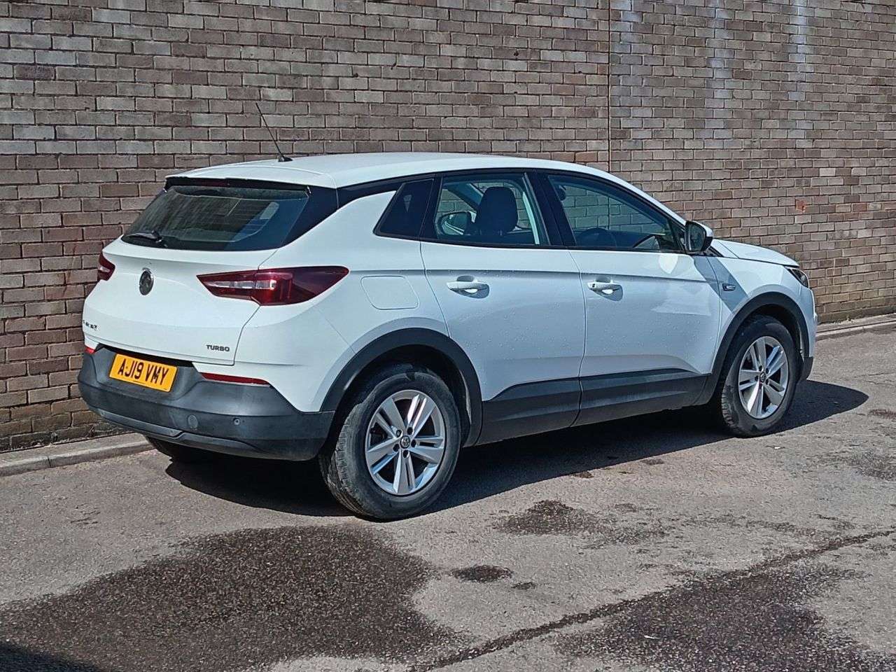 A 2019 VAUXHALL GRANDLAND X 1.2 Turbo GPF SE SUV 5dr Petrol Manual Euro 6 (s/s) (130 ps) A 2019 VAUXHALL GRANDLAND X 1.2 Turbo GPF SE SUV 5dr Petrol Manual Euro 6 (s/s) (130 ps)