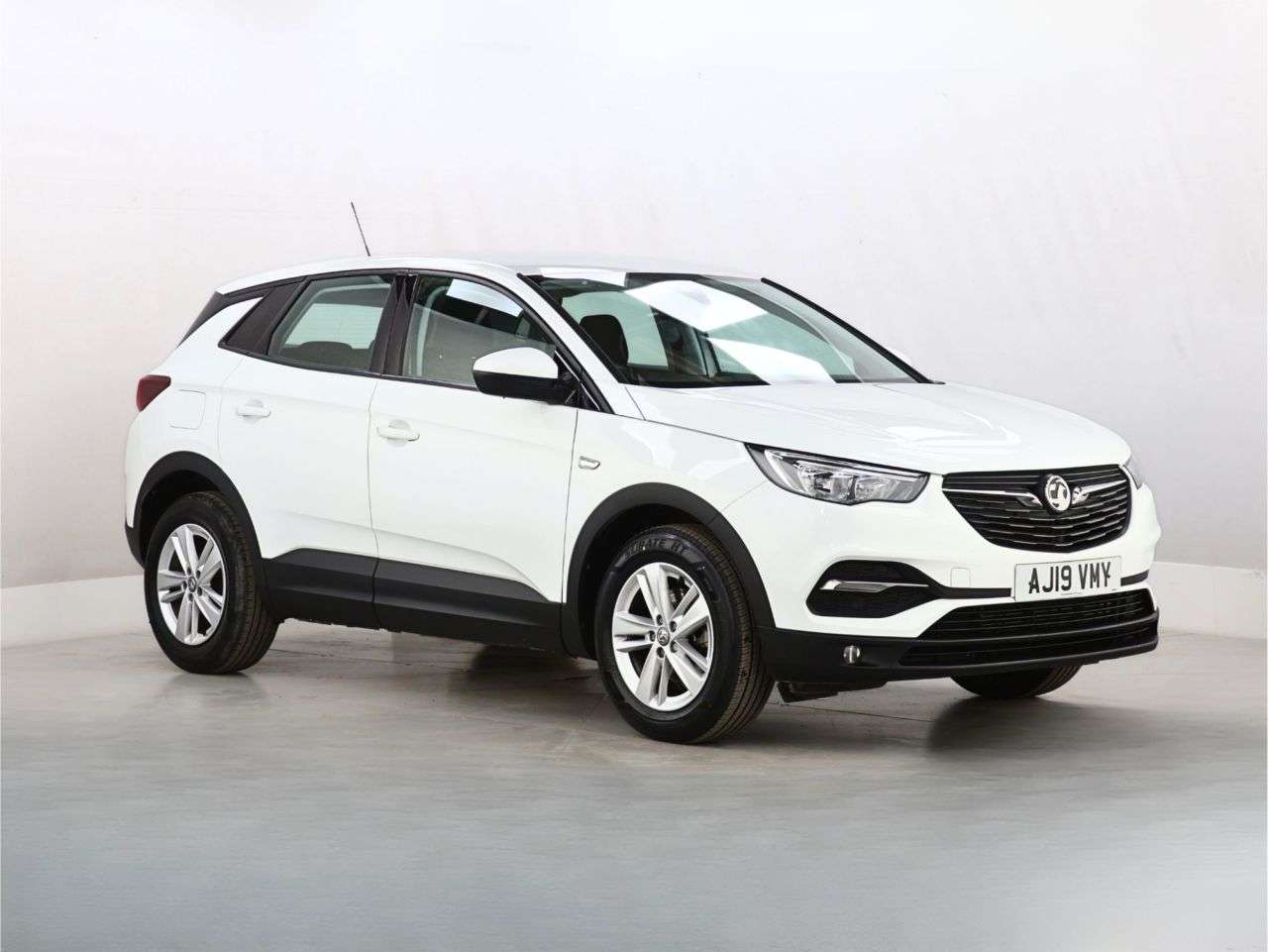 A 2019 VAUXHALL GRANDLAND X 1.2 Turbo GPF SE SUV 5dr Petrol Manual Euro 6 (s/s) (130 ps) A 2019 VAUXHALL GRANDLAND X 1.2 Turbo GPF SE SUV 5dr Petrol Manual Euro 6 (s/s) (130 ps)