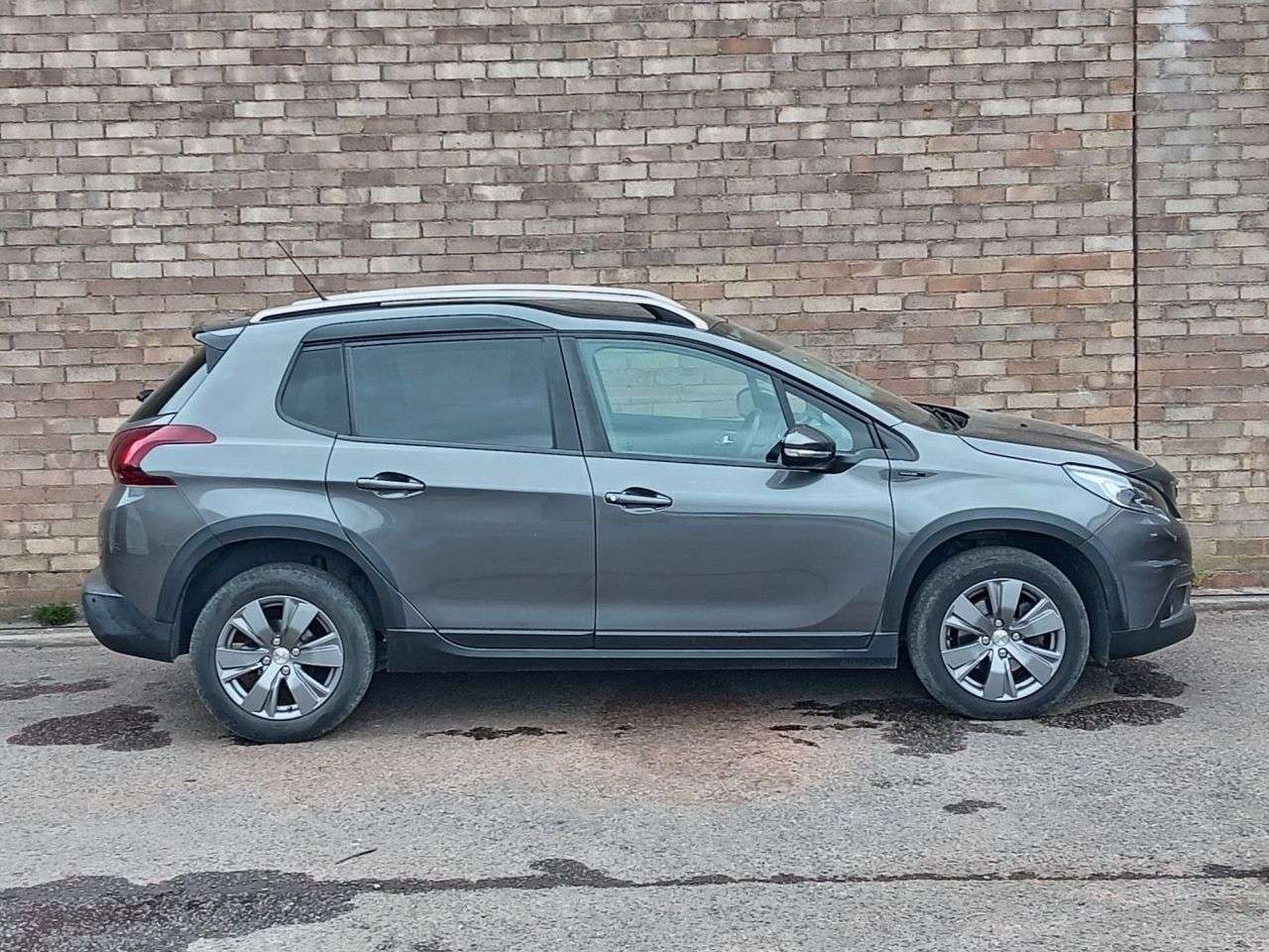 A 2019 PEUGEOT 2008 1.2 PureTech Signature SUV 5dr Petrol Manual Euro 6 (s/s) (110 ps) A 2019 PEUGEOT 2008 1.2 PureTech Signature SUV 5dr Petrol Manual Euro 6 (s/s) (110 ps)
