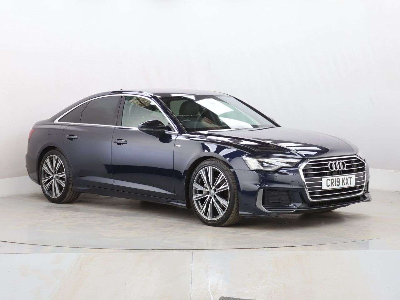 A 2019 AUDI A6 SALOON 2.0 TDI 40 S line Saloon 4dr Diesel S Tronic Euro 6 (s/s) (204 ps) A 2019 AUDI A6 SALOON 2.0 TDI 40 S line Saloon 4dr Diesel S Tronic Euro 6 (s/s) (204 ps)