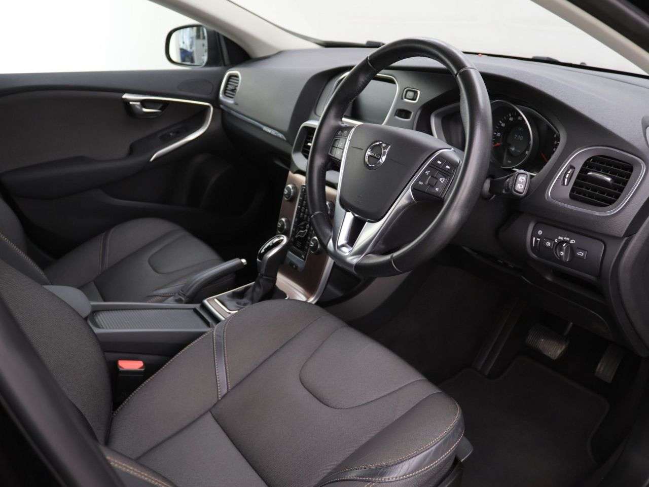 2018 VOLVO V40 CROSS COUNTRY 2018 VOLVO V40 CROSS COUNTRY