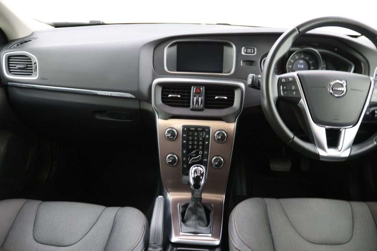 2018 VOLVO V40 CROSS COUNTRY 2018 VOLVO V40 CROSS COUNTRY