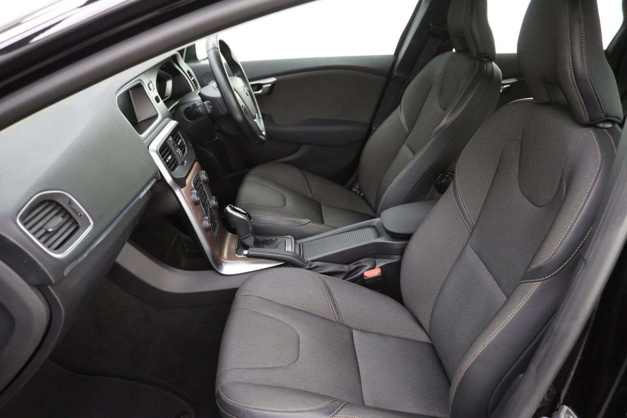 2018 VOLVO V40 CROSS COUNTRY 2018 VOLVO V40 CROSS COUNTRY