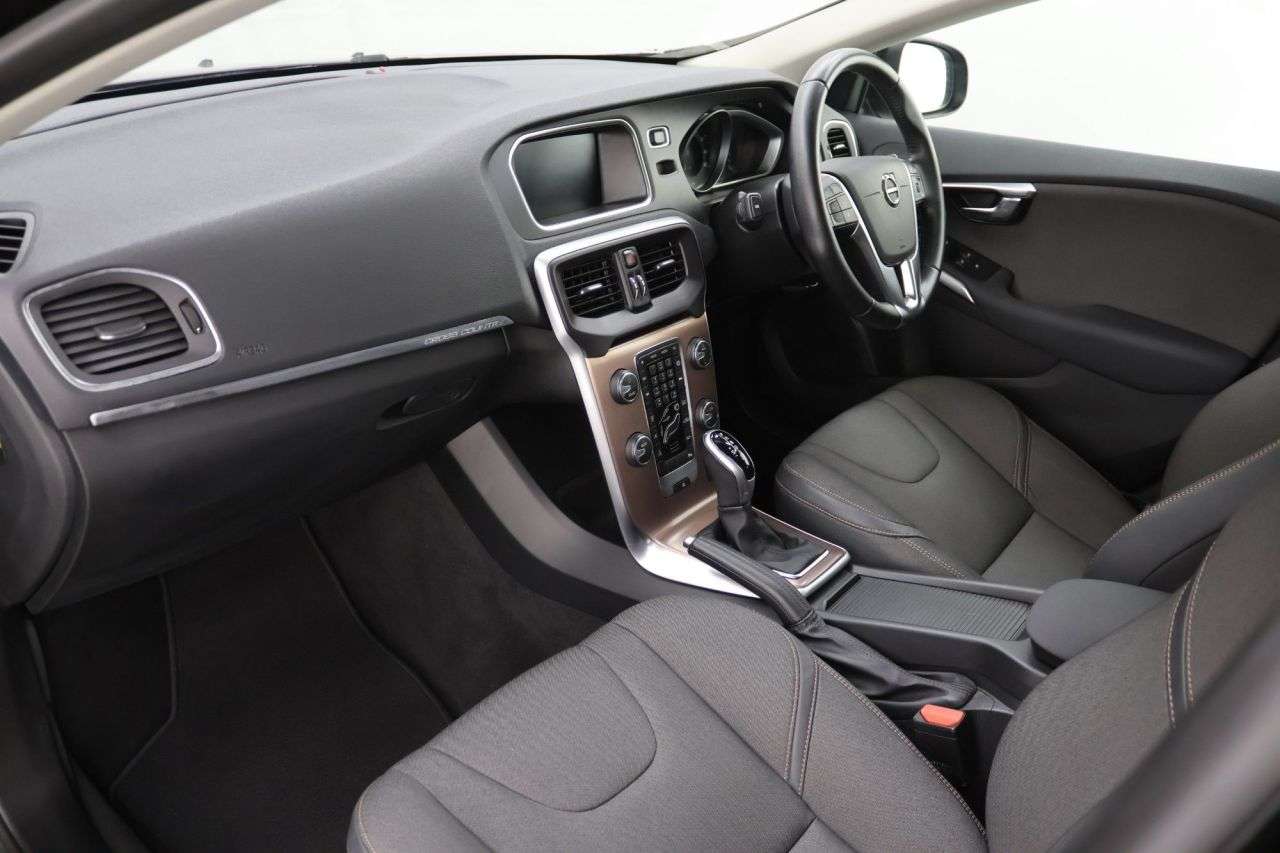 2018 VOLVO V40 CROSS COUNTRY 2018 VOLVO V40 CROSS COUNTRY