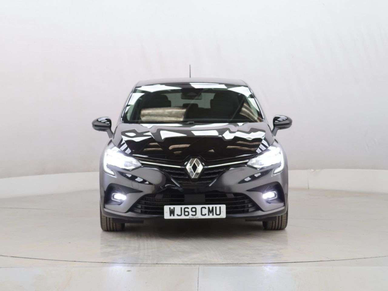 A 2019 RENAULT CLIO 1.0 TCe Iconic Hatchback 5dr Petrol Manual Euro 6 (s/s) (100 ps) A 2019 RENAULT CLIO 1.0 TCe Iconic Hatchback 5dr Petrol Manual Euro 6 (s/s) (100 ps)