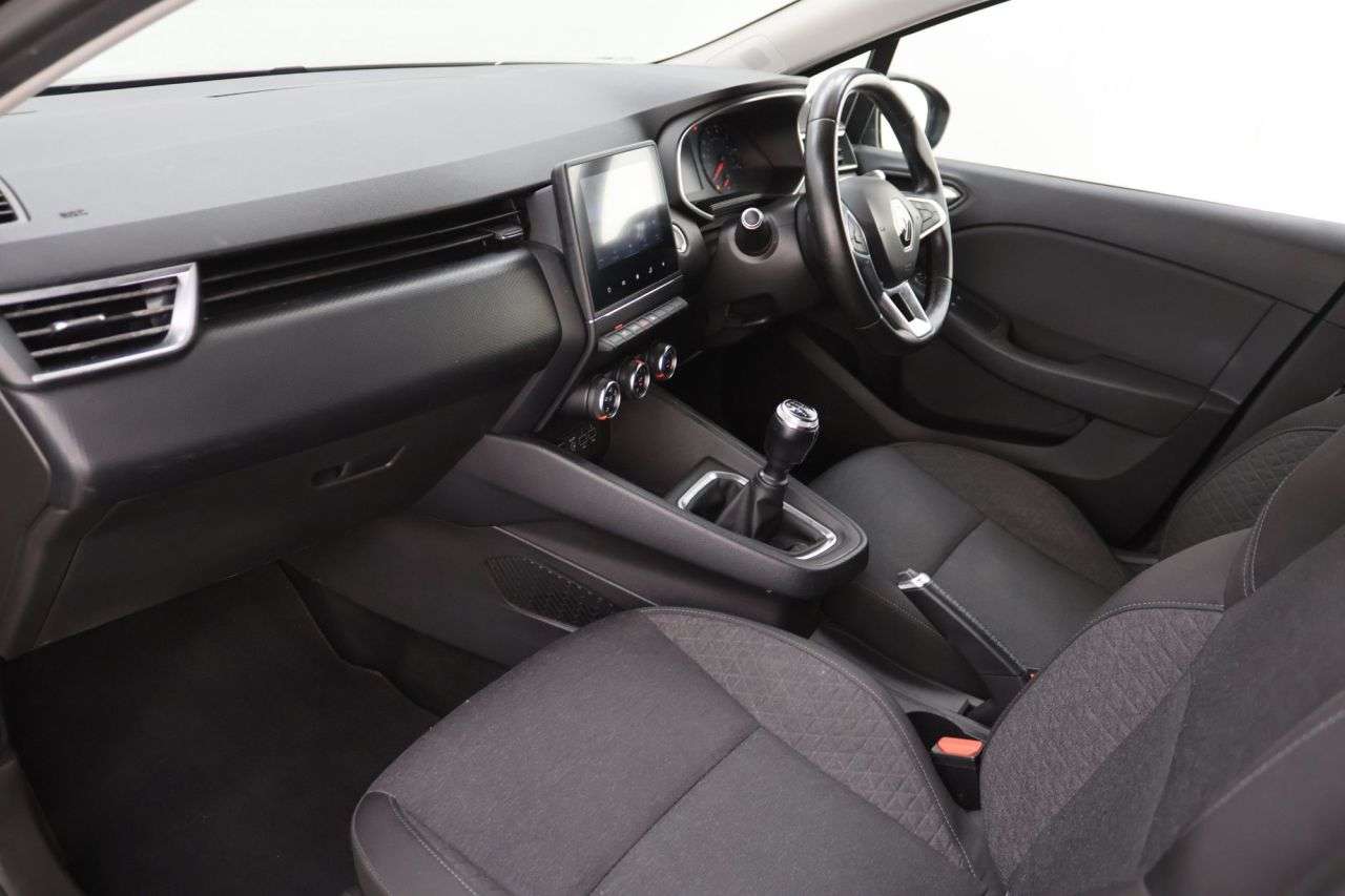 2019 RENAULT CLIO 2019 RENAULT CLIO