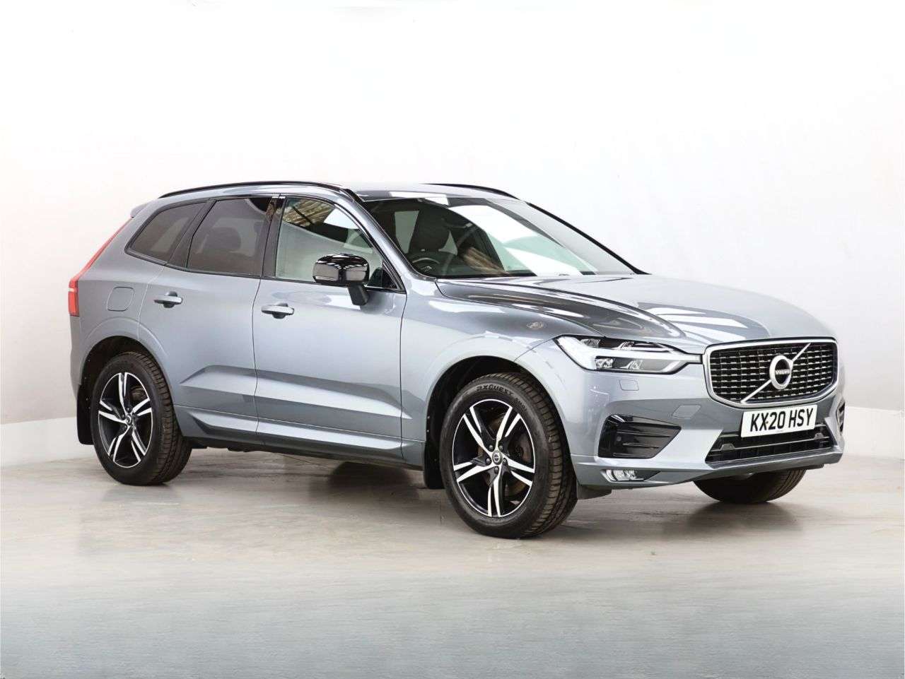A 2020 VOLVO XC60 2.0 B5 MHEV R-Design SUV 5dr Petrol Hybrid Auto AWD Euro 6 (s/s) (250 ps) A 2020 VOLVO XC60 2.0 B5 MHEV R-Design SUV 5dr Petrol Hybrid Auto AWD Euro 6 (s/s) (250 ps)