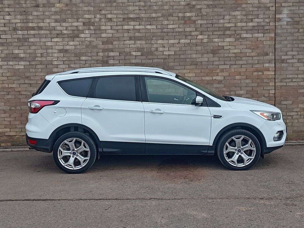 A 2017 FORD KUGA 1.5 TDCi Titanium SUV 5dr Diesel Manual Euro 6 (s/s) (120 ps) A 2017 FORD KUGA 1.5 TDCi Titanium SUV 5dr Diesel Manual Euro 6 (s/s) (120 ps)