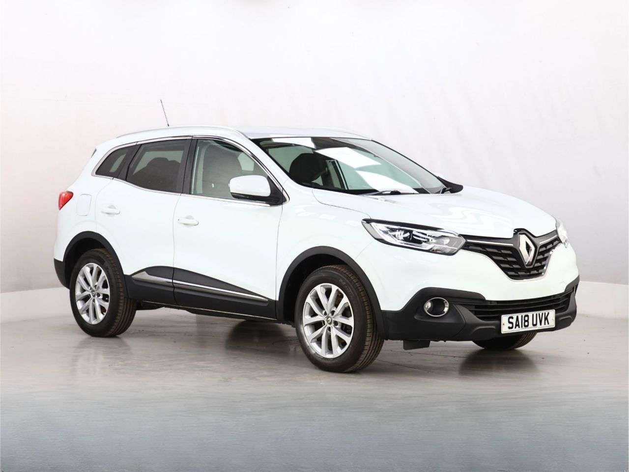 A 2018 RENAULT KADJAR 1.2 TCe Dynamique Nav SUV 5dr Petrol Manual Euro 6 (s/s) (130 ps) A 2018 RENAULT KADJAR 1.2 TCe Dynamique Nav SUV 5dr Petrol Manual Euro 6 (s/s) (130 ps)