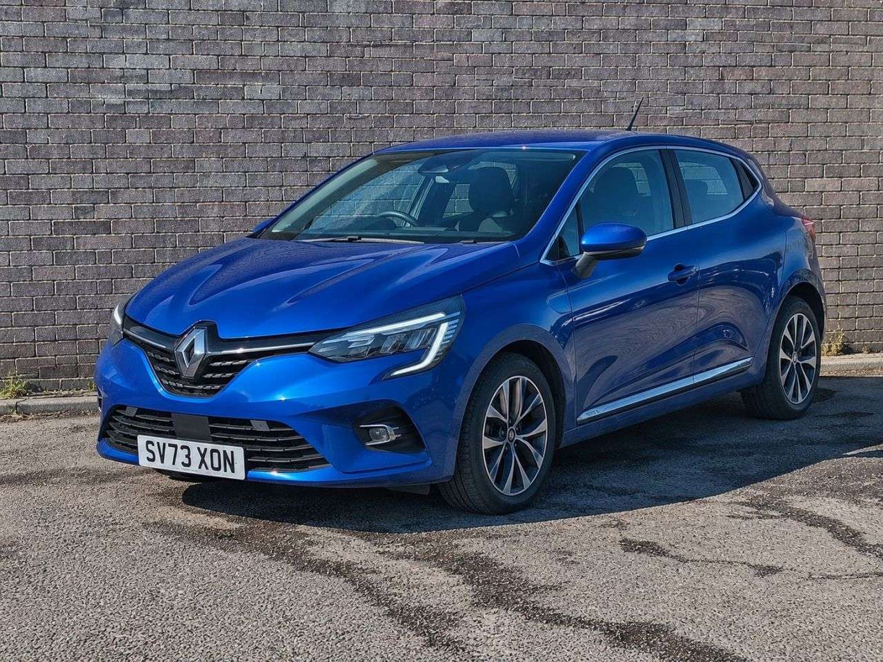 A 2023 RENAULT CLIO 1.0 TCe Evolution Hatchback 5dr Petrol Manual Euro 6 (s/s) (90 ps) A 2023 RENAULT CLIO 1.0 TCe Evolution Hatchback 5dr Petrol Manual Euro 6 (s/s) (90 ps)