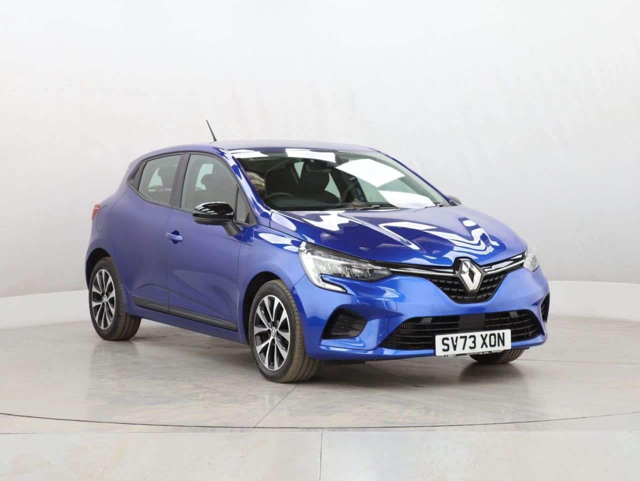 A 2023 RENAULT CLIO 1.0 TCe Evolution Hatchback 5dr Petrol Manual Euro 6 (s/s) (90 ps) A 2023 RENAULT CLIO 1.0 TCe Evolution Hatchback 5dr Petrol Manual Euro 6 (s/s) (90 ps)