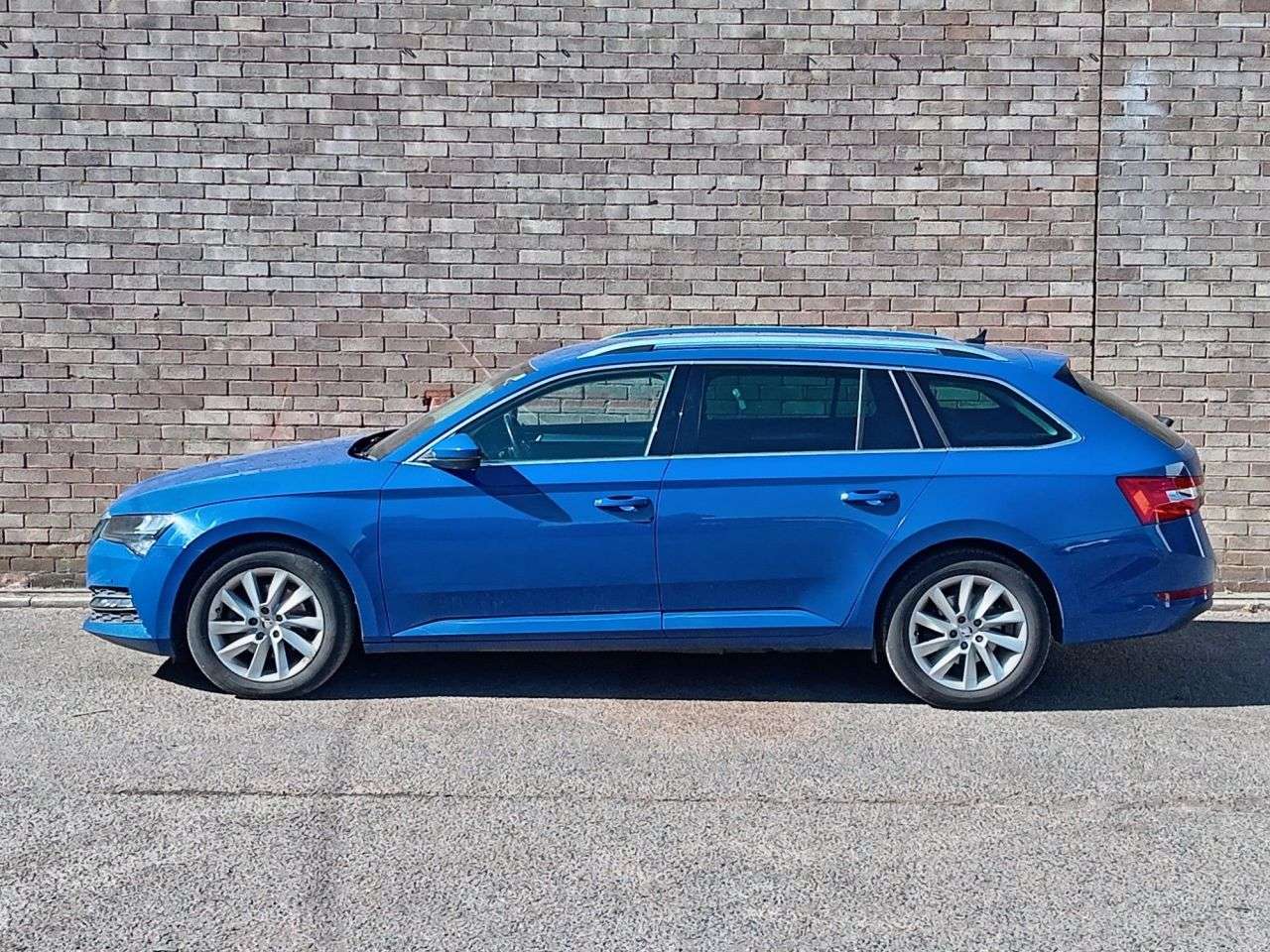 A 2022 SKODA SUPERB 1.4 TSI iV 13kWh SE Technology Estate 5dr Petrol Plug-in Hybrid DSG Euro 6 A 2022 SKODA SUPERB 1.4 TSI iV 13kWh SE Technology Estate 5dr Petrol Plug-in Hybrid DSG Euro 6