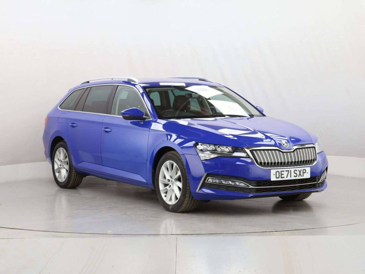 A 2022 SKODA SUPERB 1.4 TSI iV 13kWh SE Technology Estate 5dr Petrol Plug-in Hybrid DSG Euro 6 A 2022 SKODA SUPERB 1.4 TSI iV 13kWh SE Technology Estate 5dr Petrol Plug-in Hybrid DSG Euro 6