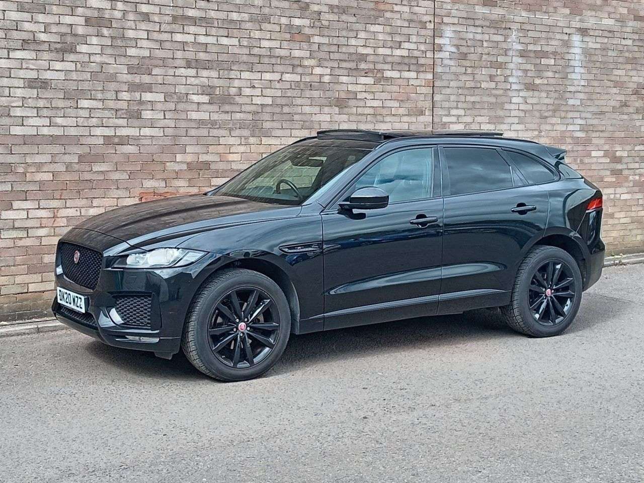 A 2020 JAGUAR F-PACE 2.0 D180 Chequered Flag SUV 5dr Diesel Auto AWD Euro 6 (s/s) (180 ps) A 2020 JAGUAR F-PACE 2.0 D180 Chequered Flag SUV 5dr Diesel Auto AWD Euro 6 (s/s) (180 ps)
