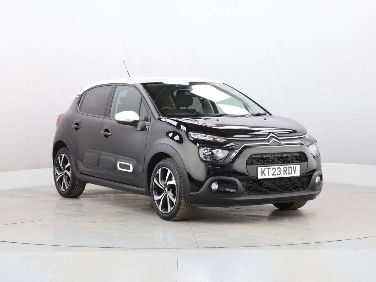 A 2023 CITROEN C3 1.2 PureTech Shine Plus Hatchback 5dr Petrol Manual Euro 6 (s/s) (110 ps) A 2023 CITROEN C3 1.2 PureTech Shine Plus Hatchback 5dr Petrol Manual Euro 6 (s/s) (110 ps)