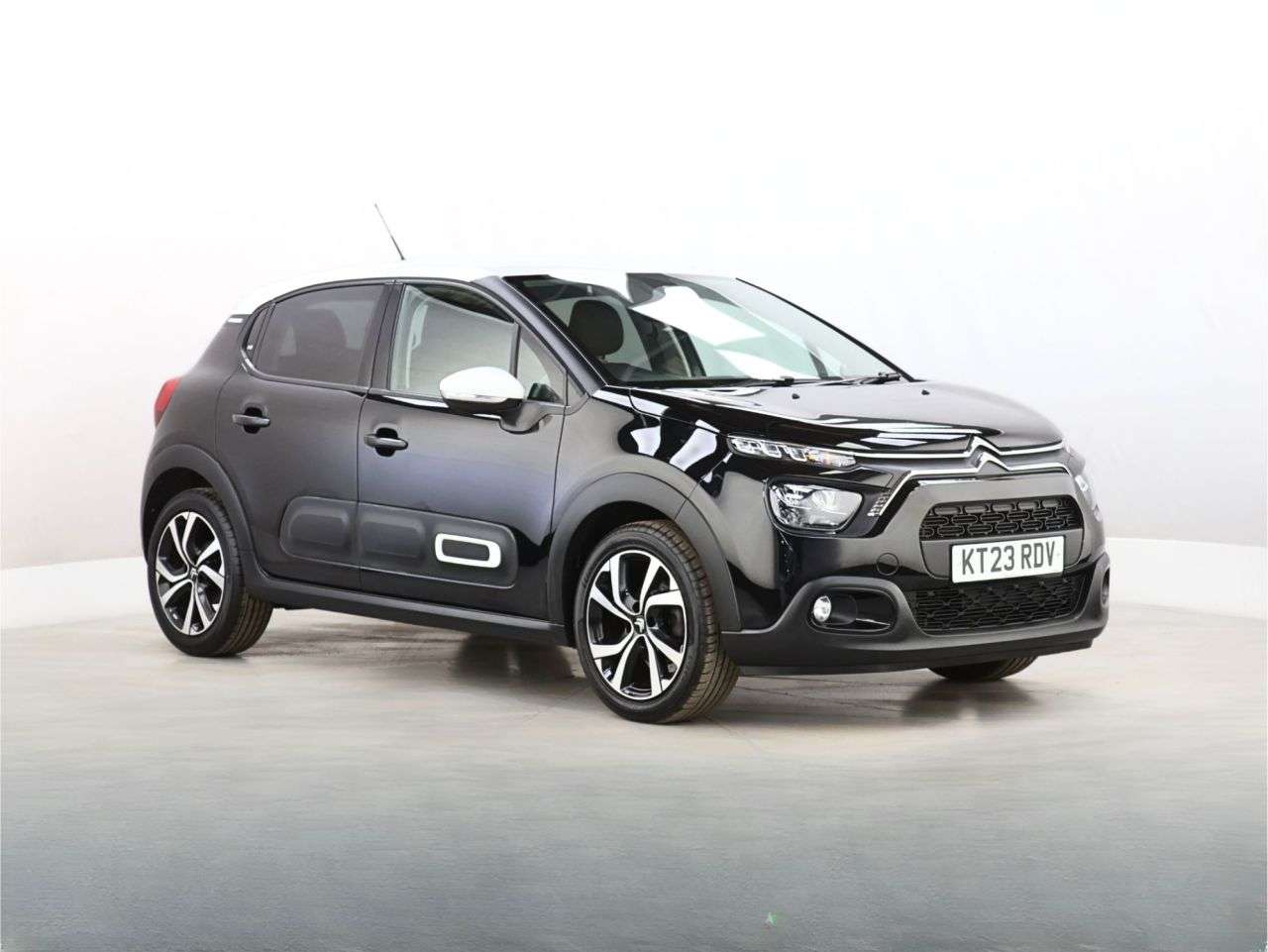 A 2023 CITROEN C3 1.2 PureTech Shine Plus Hatchback 5dr Petrol Manual Euro 6 (s/s) (110 ps) A 2023 CITROEN C3 1.2 PureTech Shine Plus Hatchback 5dr Petrol Manual Euro 6 (s/s) (110 ps)