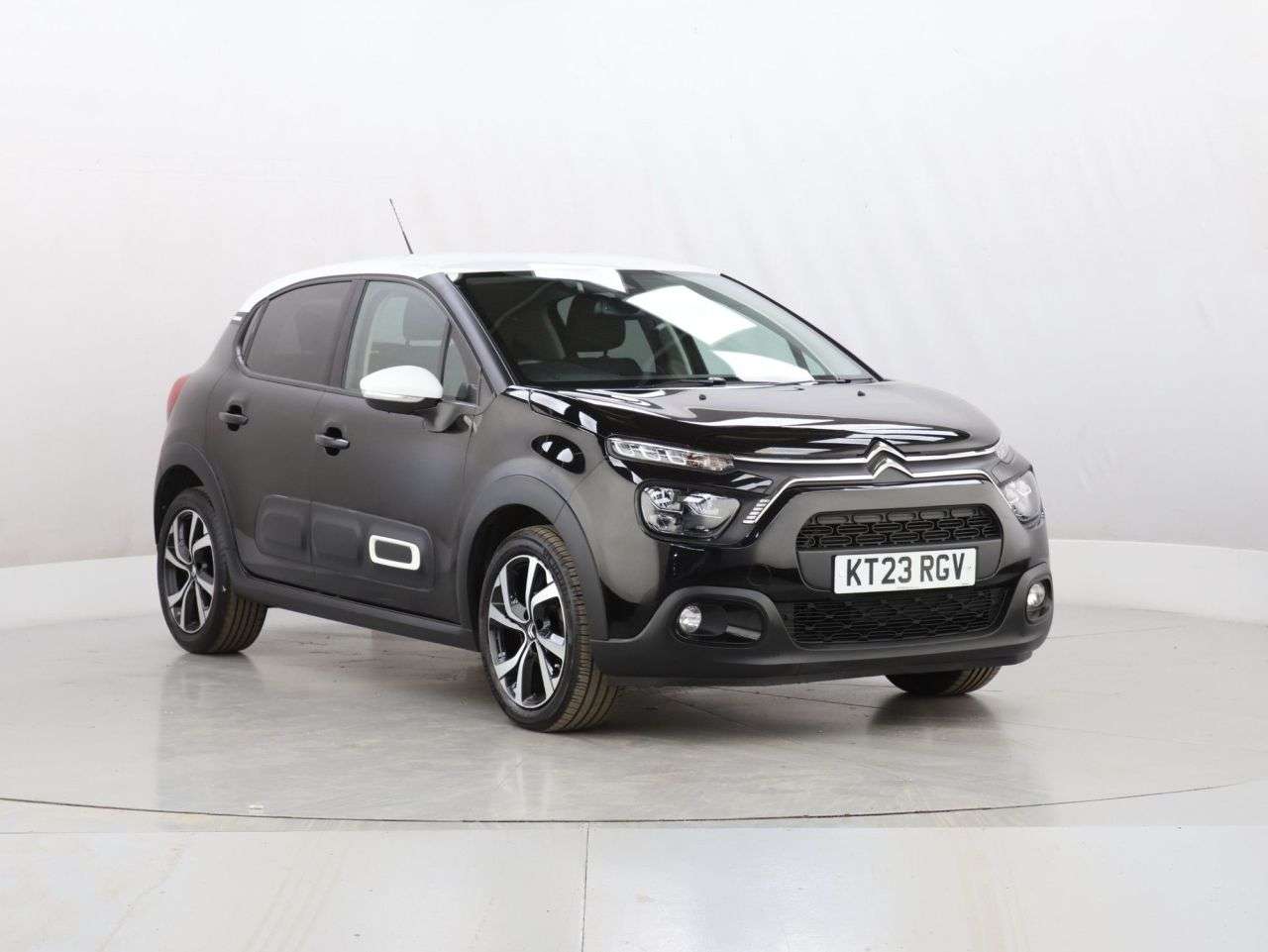 A 2023 CITROEN C3 1.2 PureTech Shine Plus Hatchback 5dr Petrol Manual Euro 6 (s/s) (110 ps) A 2023 CITROEN C3 1.2 PureTech Shine Plus Hatchback 5dr Petrol Manual Euro 6 (s/s) (110 ps)