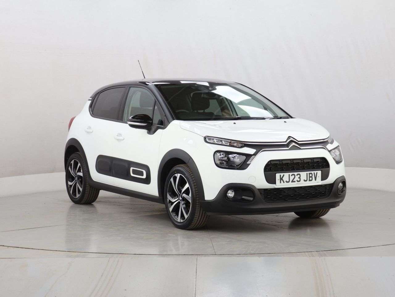 A 2023 CITROEN C3 1.2 PureTech Shine Plus Hatchback 5dr Petrol Manual Euro 6 (s/s) (110 ps) A 2023 CITROEN C3 1.2 PureTech Shine Plus Hatchback 5dr Petrol Manual Euro 6 (s/s) (110 ps)