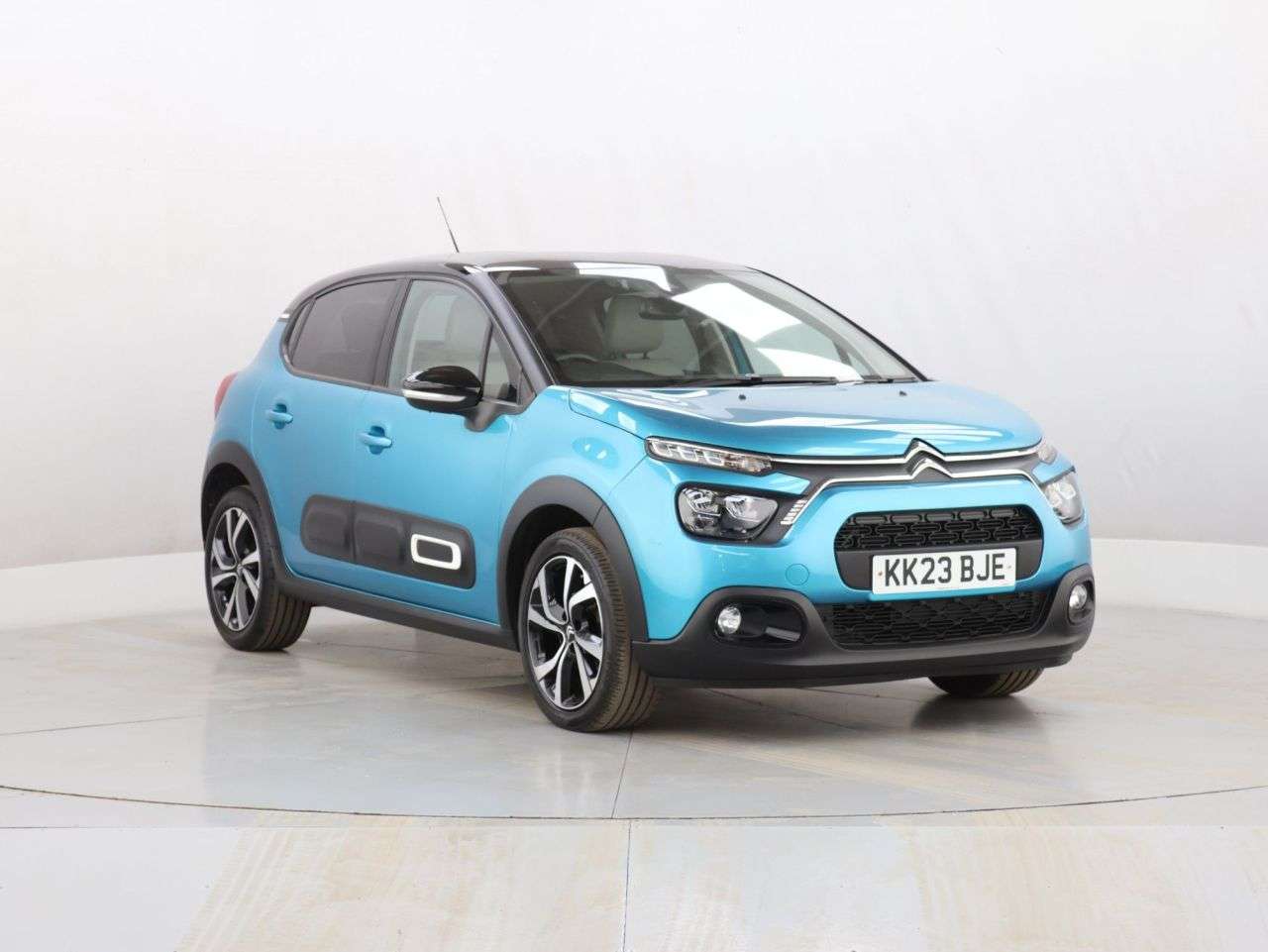 A 2023 CITROEN C3 1.2 PureTech Shine Plus Hatchback 5dr Petrol Manual Euro 6 (s/s) (110 ps) A 2023 CITROEN C3 1.2 PureTech Shine Plus Hatchback 5dr Petrol Manual Euro 6 (s/s) (110 ps)