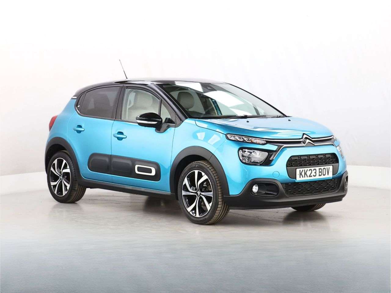 A 2023 CITROEN C3 1.2 PureTech Shine Plus Hatchback 5dr Petrol Manual Euro 6 (s/s) (110 ps) A 2023 CITROEN C3 1.2 PureTech Shine Plus Hatchback 5dr Petrol Manual Euro 6 (s/s) (110 ps)