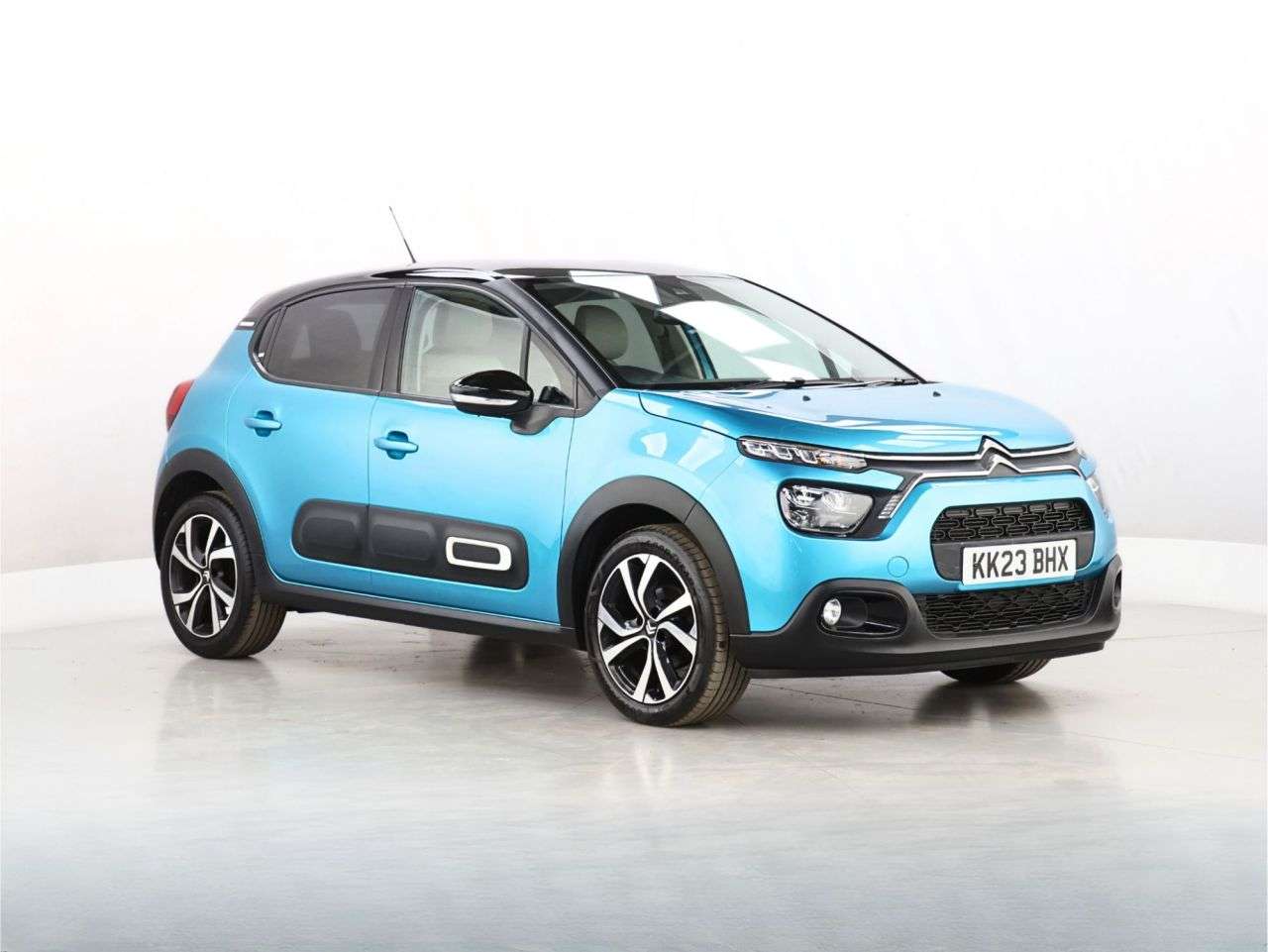 A 2023 CITROEN C3 1.2 PureTech Shine Plus Hatchback 5dr Petrol Manual Euro 6 (s/s) (110 ps) A 2023 CITROEN C3 1.2 PureTech Shine Plus Hatchback 5dr Petrol Manual Euro 6 (s/s) (110 ps)