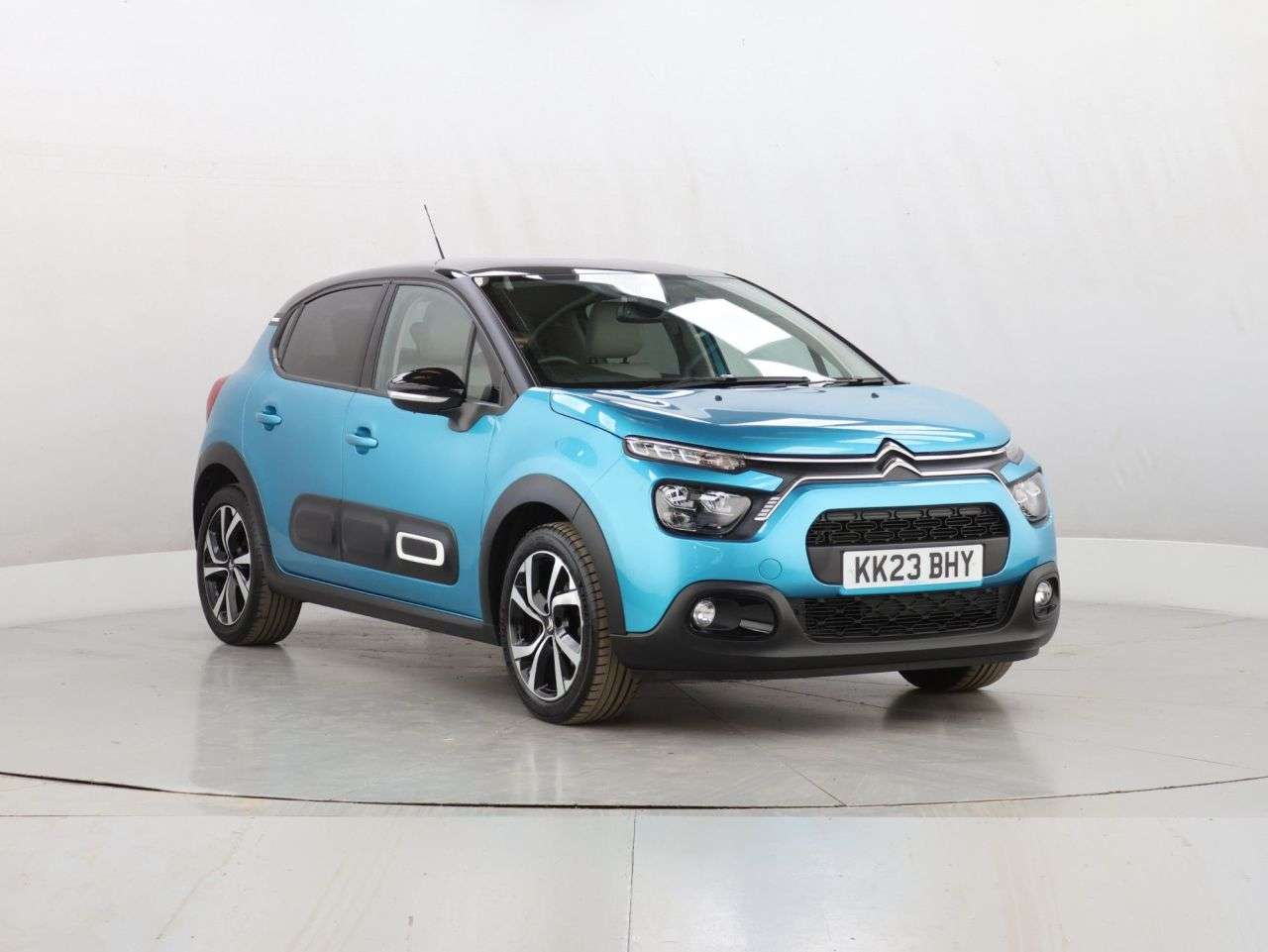 A 2023 CITROEN C3 1.2 PureTech Shine Plus Hatchback 5dr Petrol Manual Euro 6 (s/s) (110 ps) A 2023 CITROEN C3 1.2 PureTech Shine Plus Hatchback 5dr Petrol Manual Euro 6 (s/s) (110 ps)
