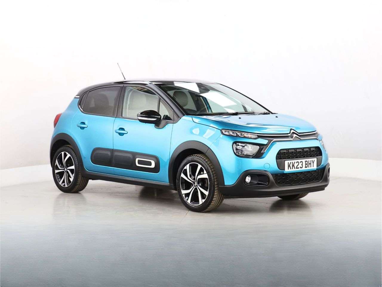 A 2023 CITROEN C3 1.2 PureTech Shine Plus Hatchback 5dr Petrol Manual Euro 6 (s/s) (110 ps) A 2023 CITROEN C3 1.2 PureTech Shine Plus Hatchback 5dr Petrol Manual Euro 6 (s/s) (110 ps)