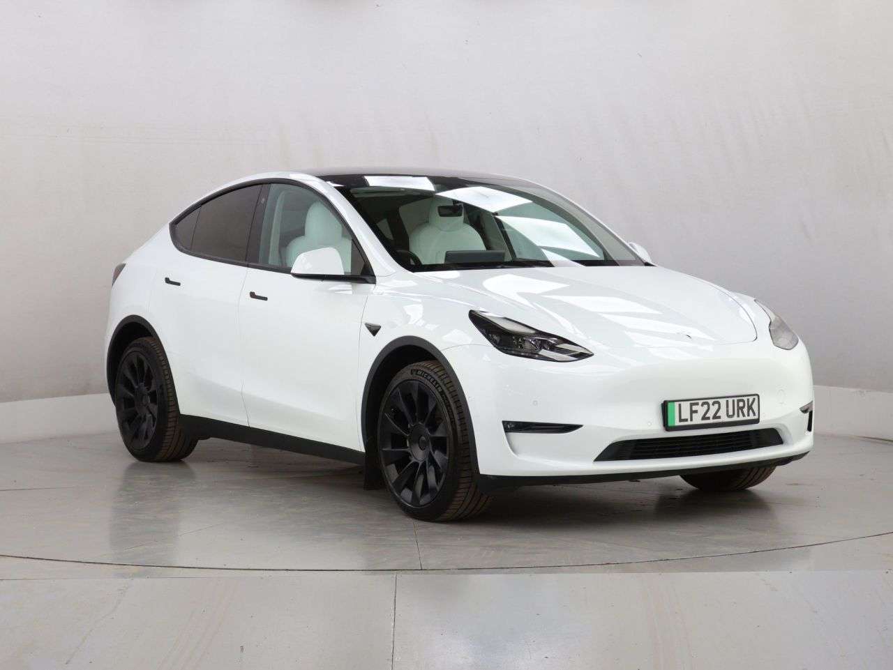 A 2022 TESLA MODEL Y (Dual Motor) Long Range SUV 5dr Electric Auto 4WDE (384 bhp) A 2022 TESLA MODEL Y (Dual Motor) Long Range SUV 5dr Electric Auto 4WDE (384 bhp)