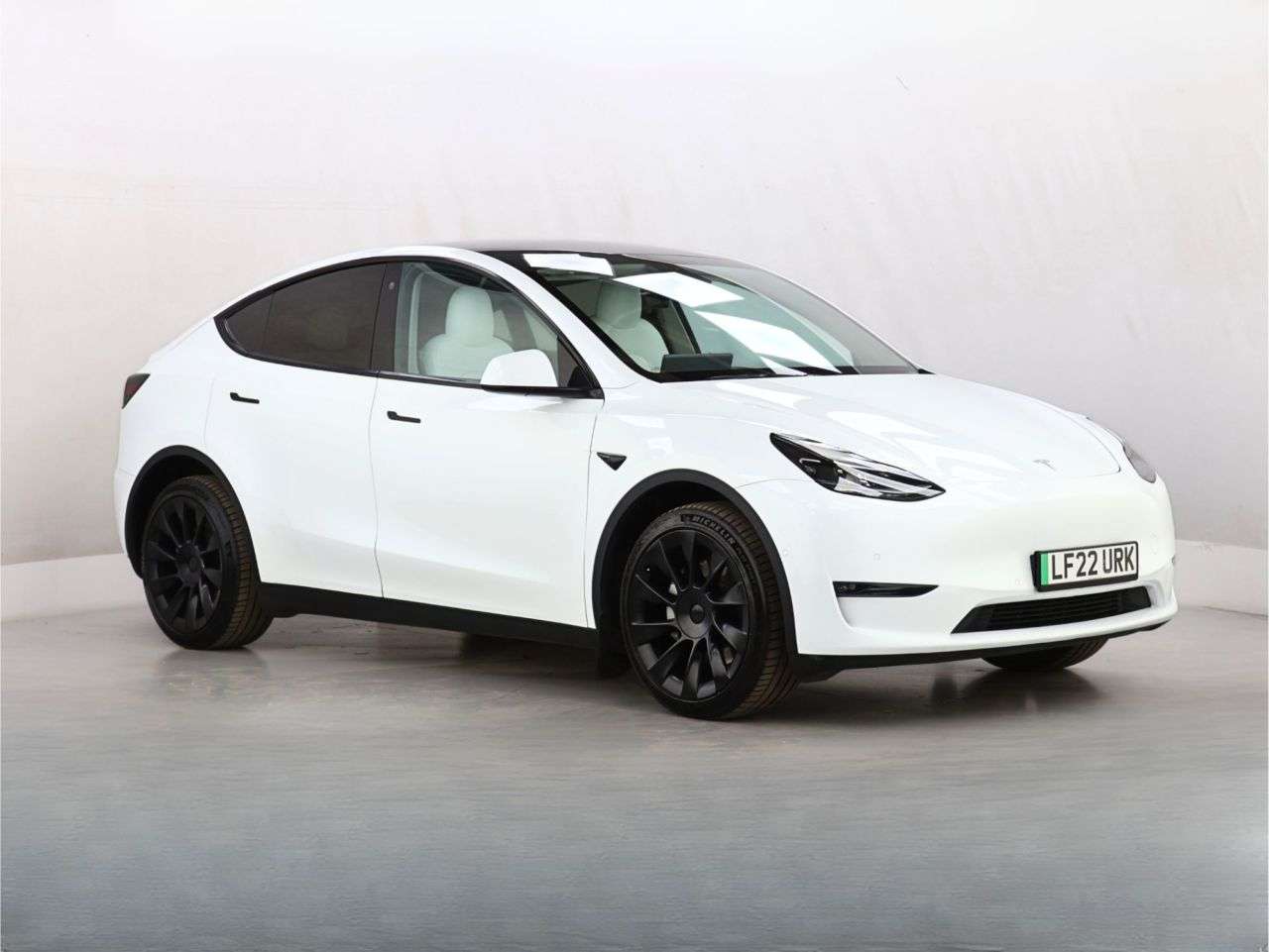 A 2022 TESLA MODEL Y (Dual Motor) Long Range SUV 5dr Electric Auto 4WDE (384 bhp) A 2022 TESLA MODEL Y (Dual Motor) Long Range SUV 5dr Electric Auto 4WDE (384 bhp)