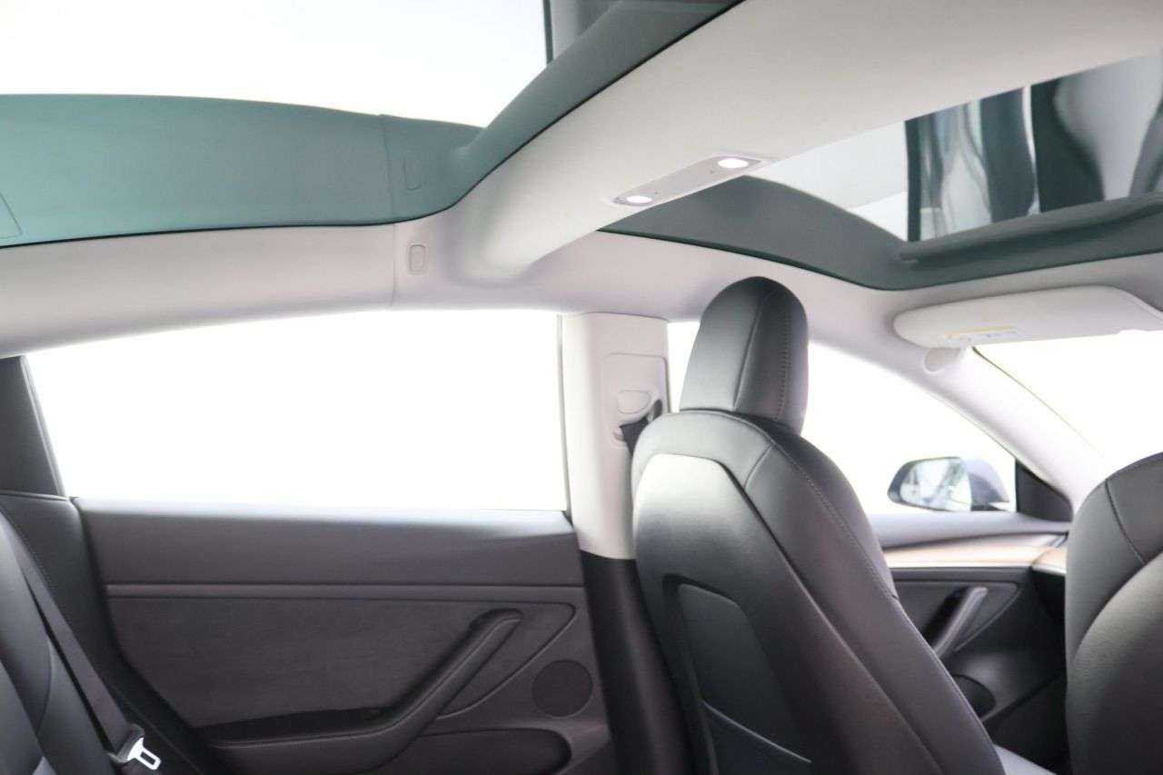 A 2022 TESLA MODEL 3 Standard Range Plus Saloon 4dr Electric Auto RWD (241 bhp) A 2022 TESLA MODEL 3 Standard Range Plus Saloon 4dr Electric Auto RWD (241 bhp)