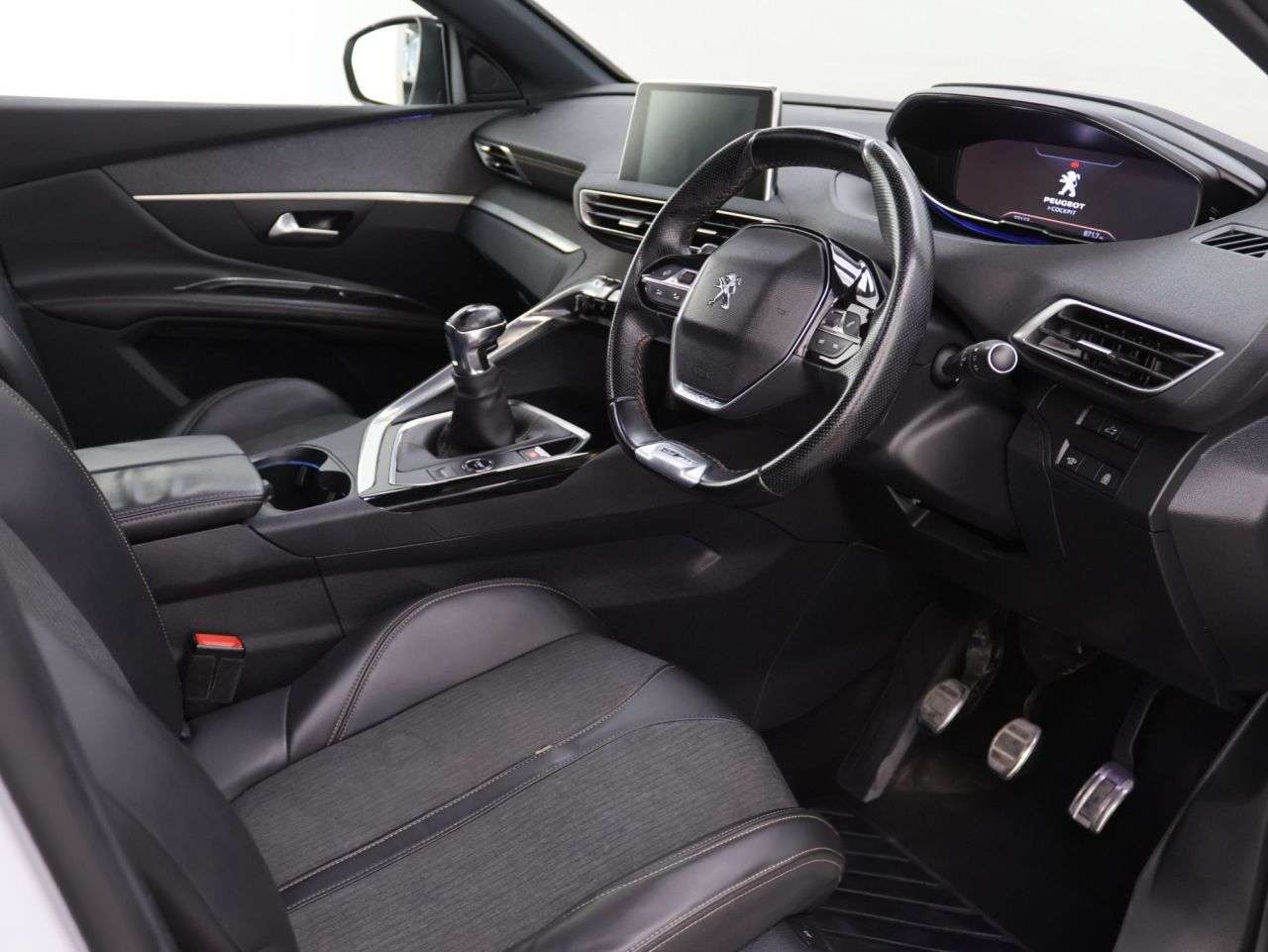 2018 PEUGEOT 5008 2018 PEUGEOT 5008