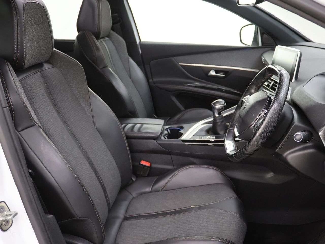 2018 PEUGEOT 5008 2018 PEUGEOT 5008