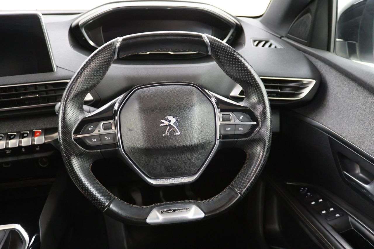 2018 PEUGEOT 5008 2018 PEUGEOT 5008