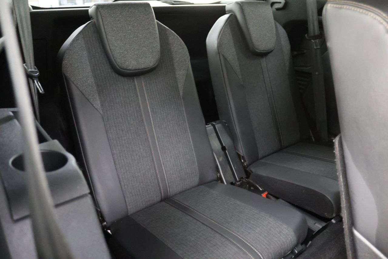 2018 PEUGEOT 5008 2018 PEUGEOT 5008
