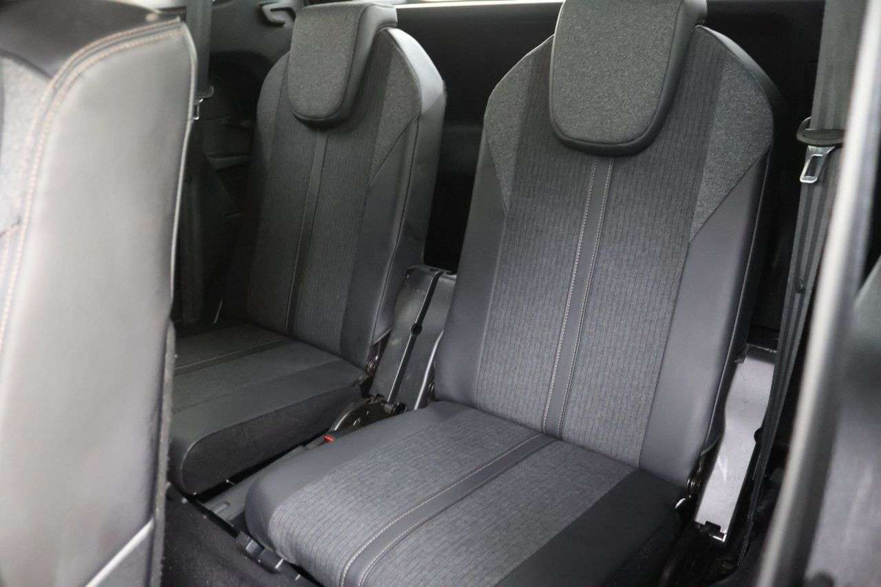 2018 PEUGEOT 5008 2018 PEUGEOT 5008
