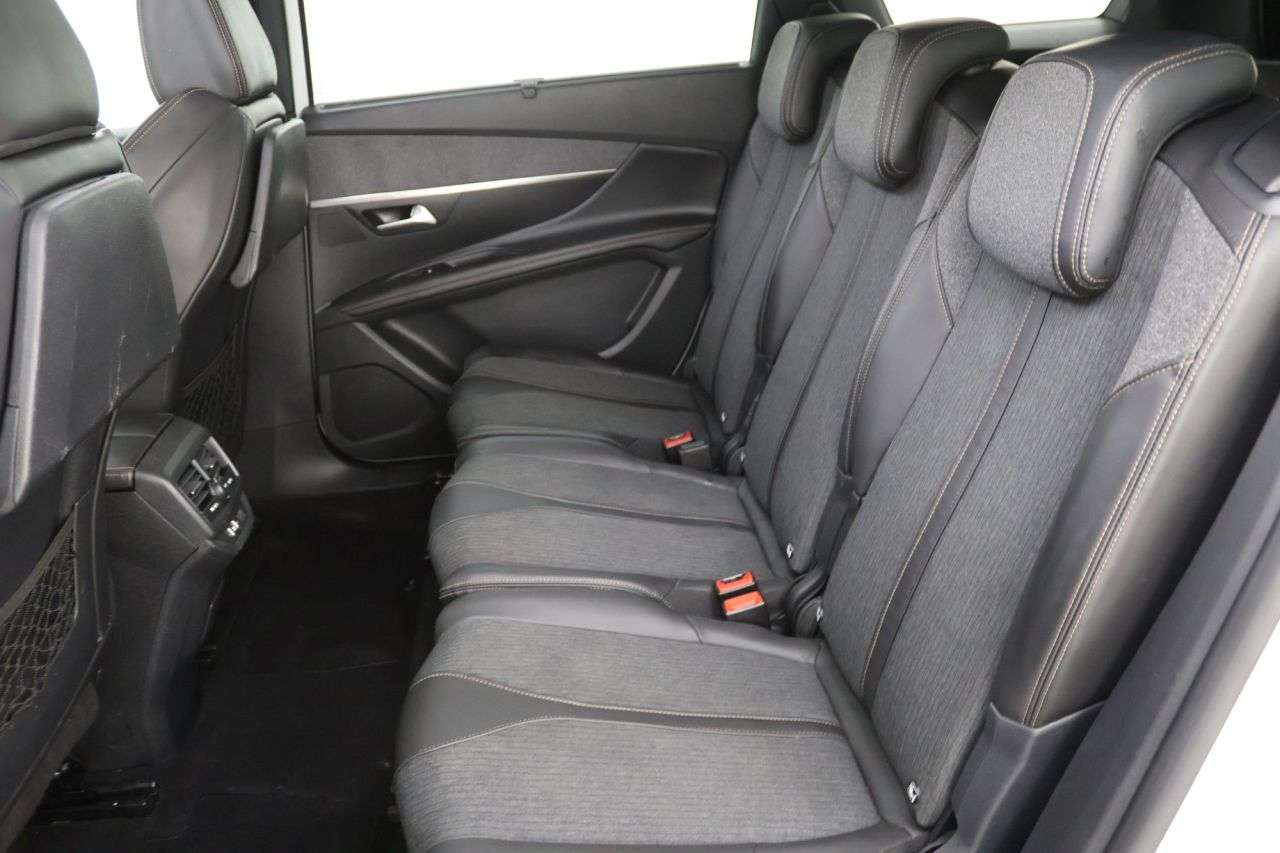 2018 PEUGEOT 5008 2018 PEUGEOT 5008