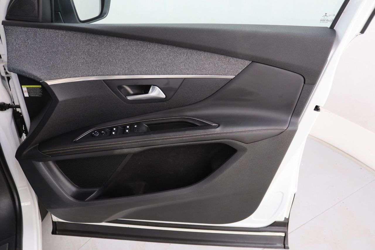 2018 PEUGEOT 5008 2018 PEUGEOT 5008