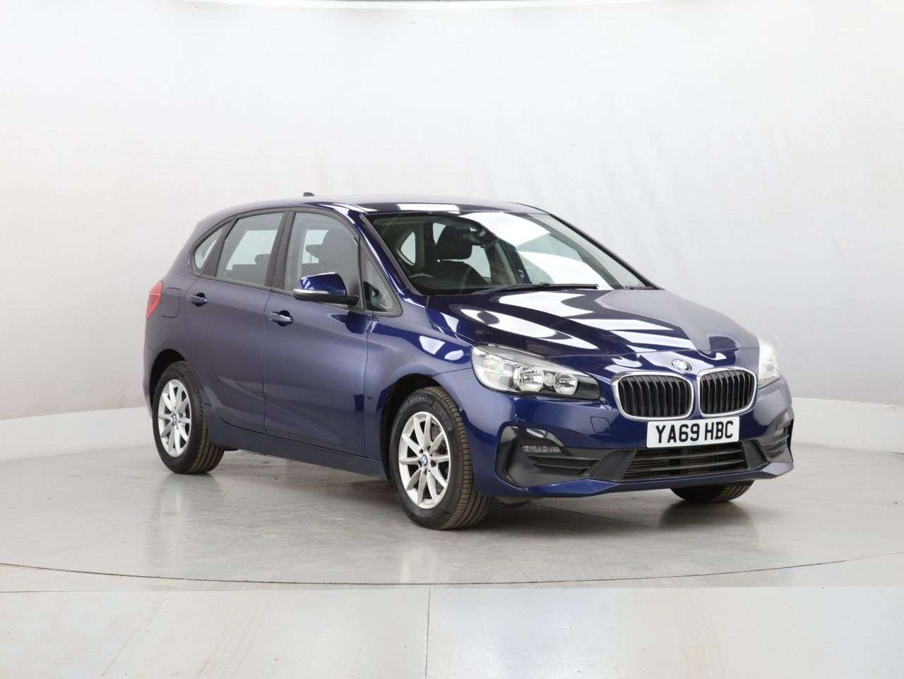 A 2019 BMW 2 SERIES ACTIVE TOURER 2.0 220i GPF SE MPV 5dr Petrol DCT Euro 6 (s/s) (192 ps) A 2019 BMW 2 SERIES ACTIVE TOURER 2.0 220i GPF SE MPV 5dr Petrol DCT Euro 6 (s/s) (192 ps)