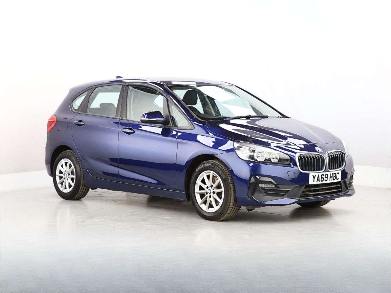 A 2019 BMW 2 SERIES ACTIVE TOURER 2.0 220i GPF SE MPV 5dr Petrol DCT Euro 6 (s/s) (192 ps) A 2019 BMW 2 SERIES ACTIVE TOURER 2.0 220i GPF SE MPV 5dr Petrol DCT Euro 6 (s/s) (192 ps)