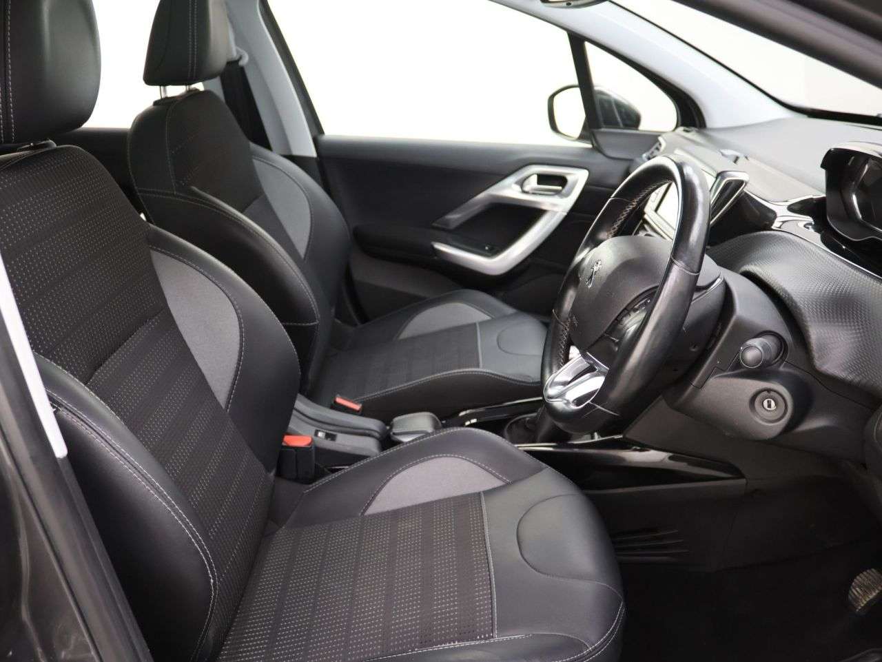 2019 PEUGEOT 2008 2019 PEUGEOT 2008