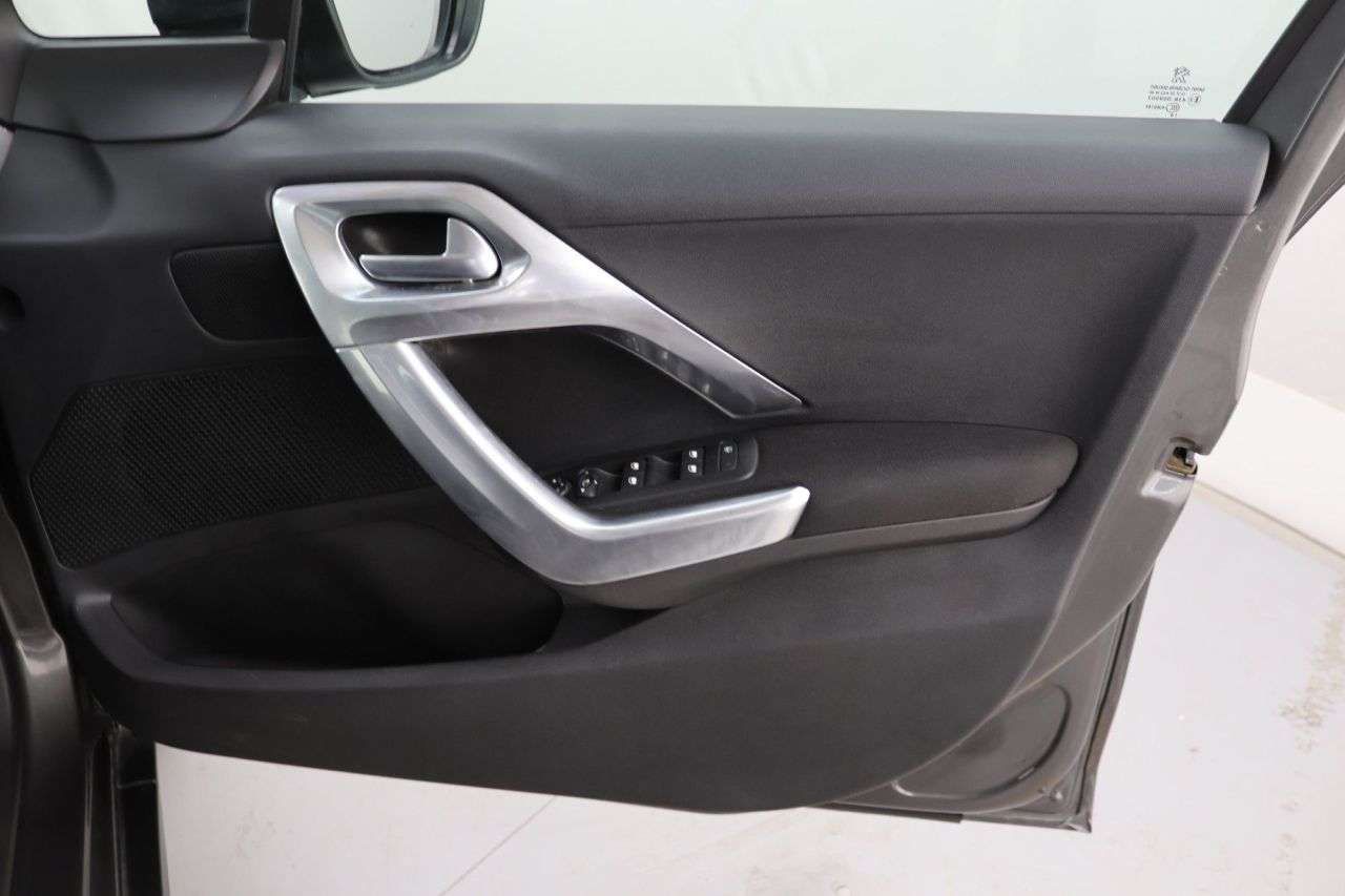 2019 PEUGEOT 2008 2019 PEUGEOT 2008