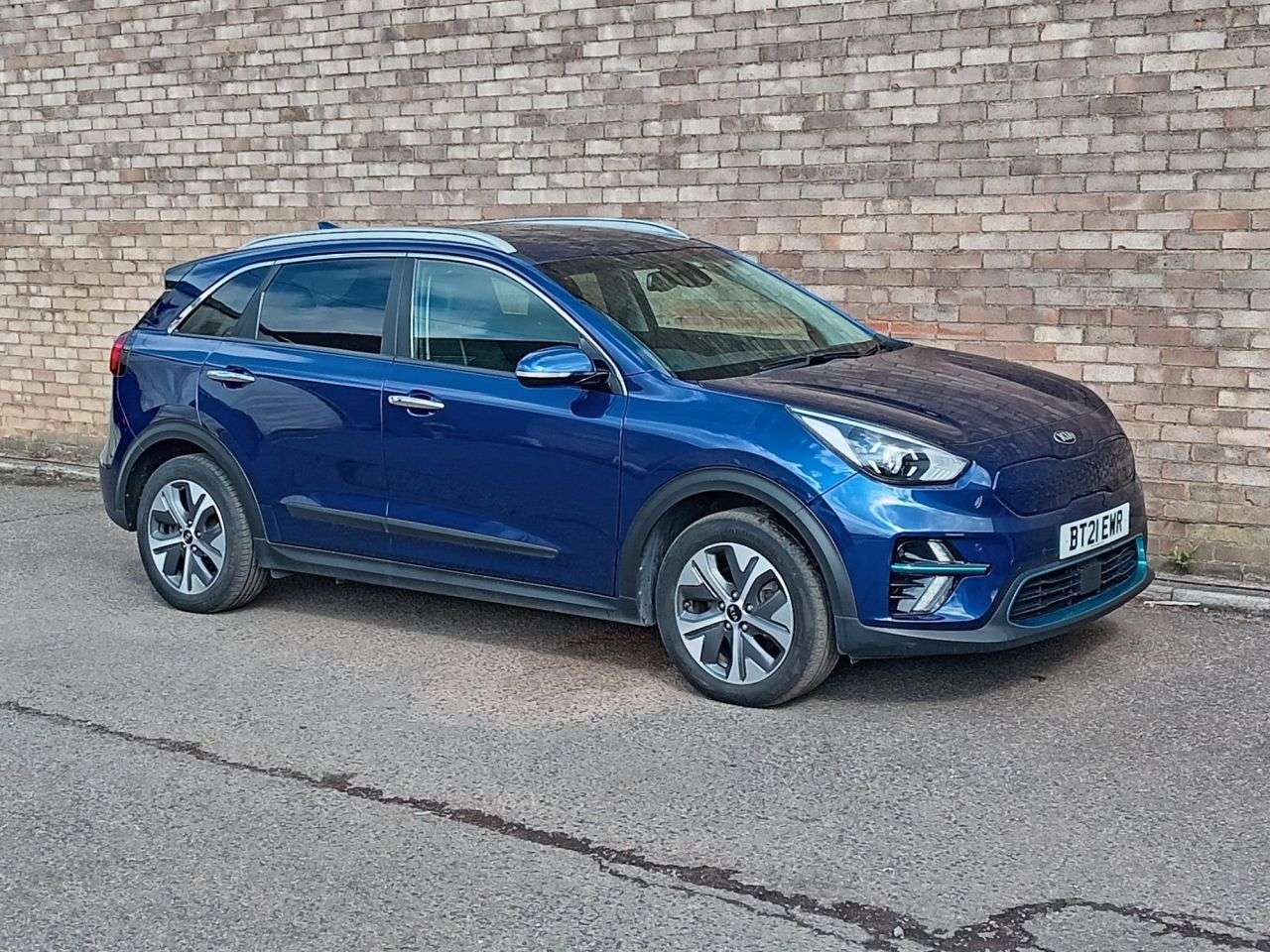 A 2021 KIA NIRO 64kWh 3 SUV 5dr Electric Auto (201 bhp) A 2021 KIA NIRO 64kWh 3 SUV 5dr Electric Auto (201 bhp)
