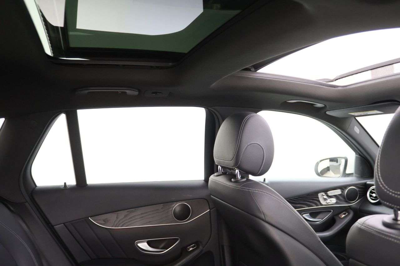 A 2018 MERCEDES-BENZ GLC CLASS 2.1 GLC220d AMG Line (Premium) SUV 5dr Diesel G-Tronic 4MATIC Euro 6 (s/s) A 2018 MERCEDES-BENZ GLC CLASS 2.1 GLC220d AMG Line (Premium) SUV 5dr Diesel G-Tronic 4MATIC Euro 6 (s/s)