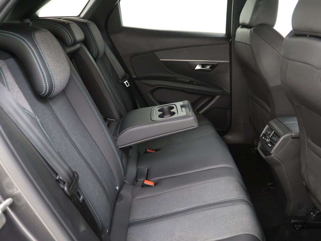 2023 PEUGEOT 3008 2023 PEUGEOT 3008