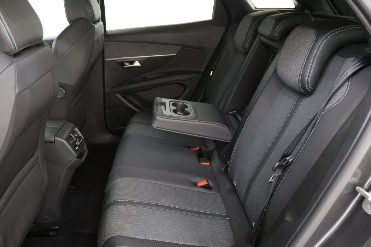 2023 PEUGEOT 3008 2023 PEUGEOT 3008