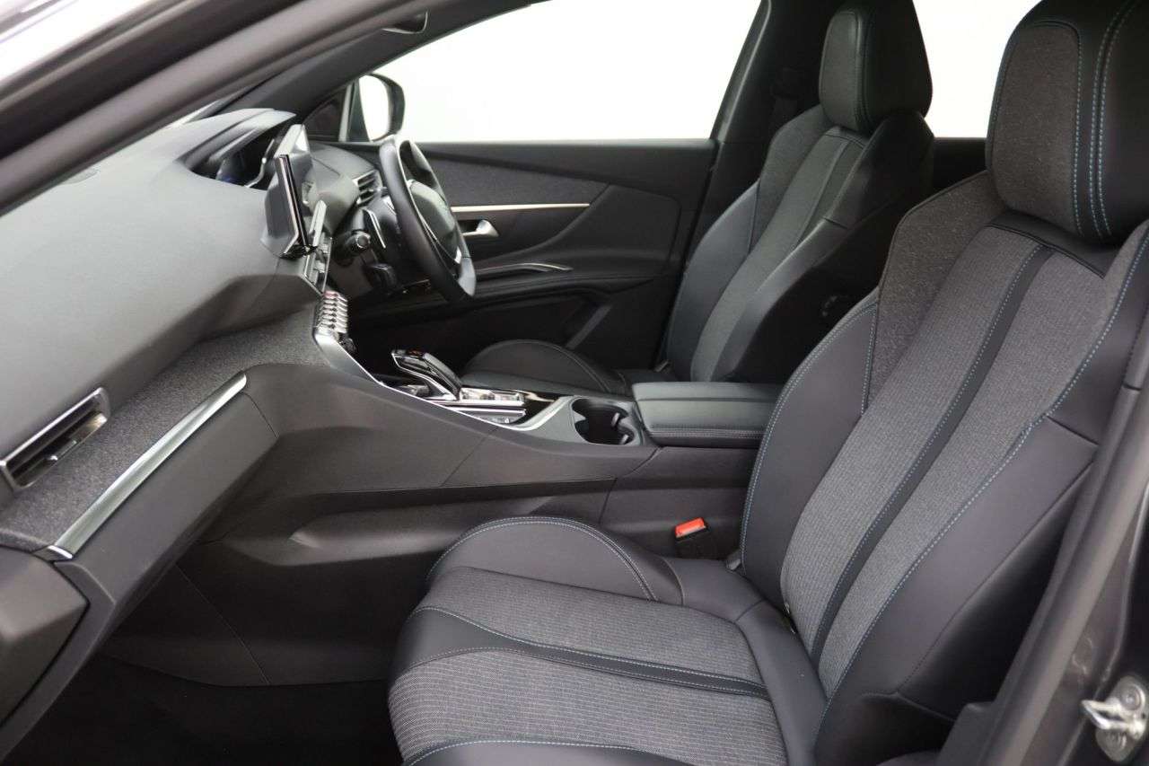 2023 PEUGEOT 3008 2023 PEUGEOT 3008
